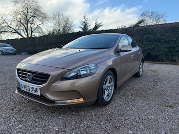 Used Volvo V40 2013 for sale - 77437154: Photo