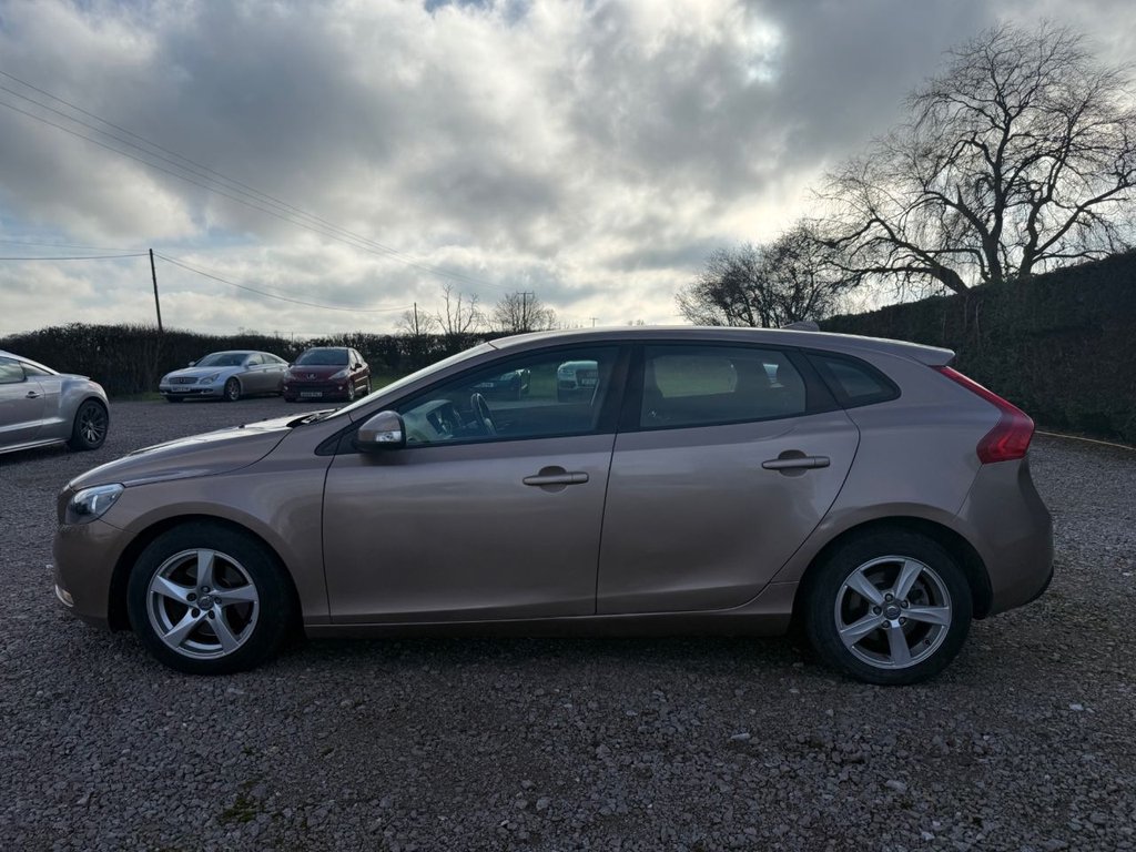 Used Volvo V40 2013 for sale - 77437154: Photo 8