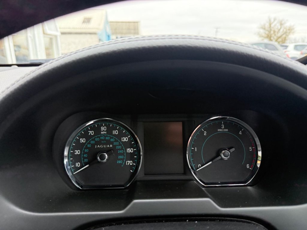 Used Jaguar XF 2011 for sale - 76923121: Photo 20