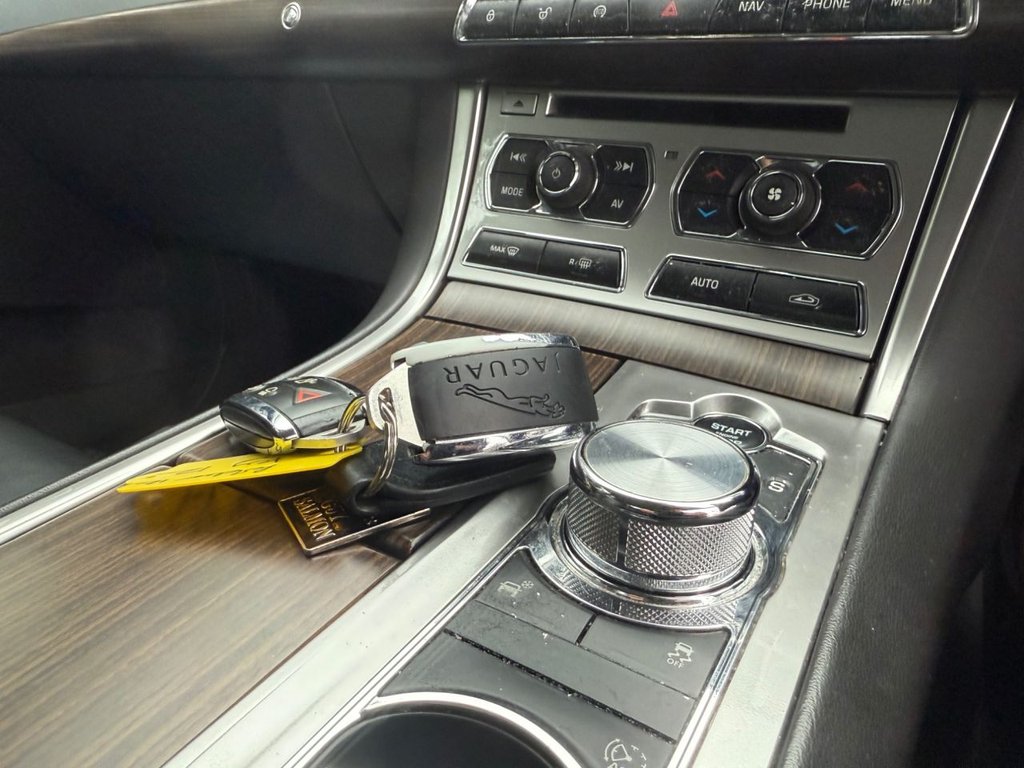 Used Jaguar XF 2011 for sale - 76923121: Photo 25