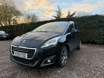 Used Peugeot 5008 2016 for sale - 76686255: Photo