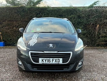 Used Peugeot 5008 2016 for sale - 76686255: Photo