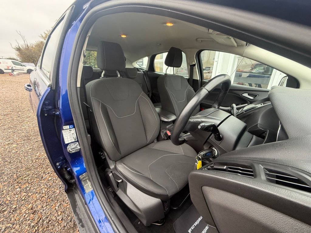 Used Ford Focus 2015 for sale - 76848360: Photo 11