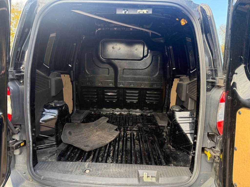 Used Ford Transit Courier 2017 for sale - 76470508: Photo 16