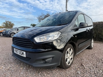 Used Ford Transit Courier 2017 for sale - 76470508: Photo