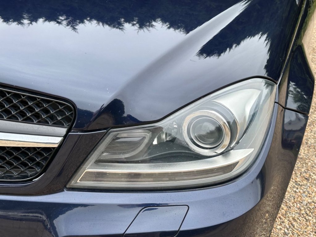 Used Renault Megane 2011 for sale - 76470051: Photo 11