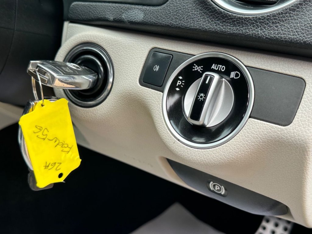 Used Renault Megane 2011 for sale - 76470051: Photo 19