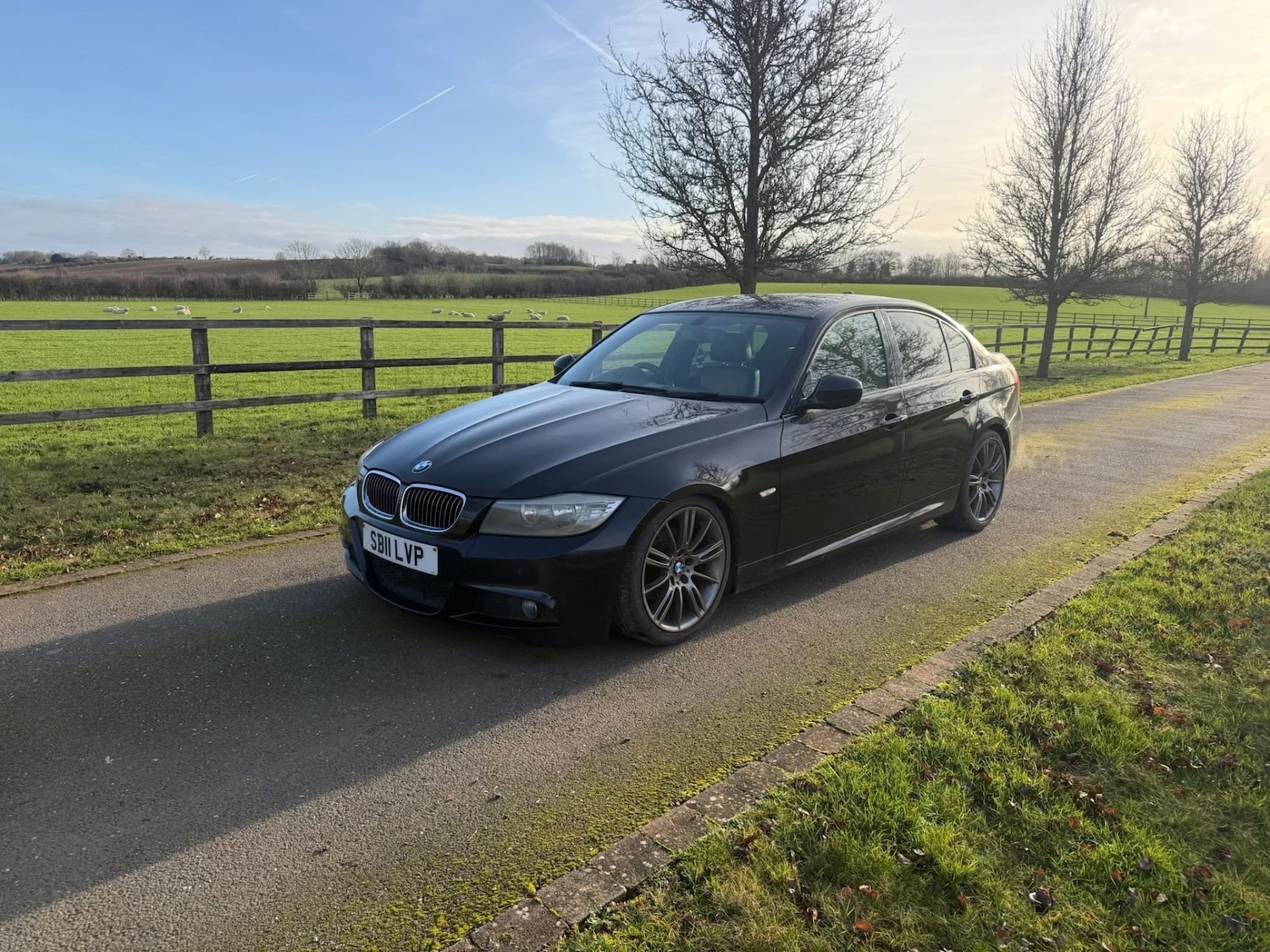 Used BMW 3 Series 2011 for sale - 77070851: Photo 2