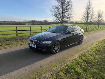 Used BMW 3 Series 2011 for sale - 77070851: Photo