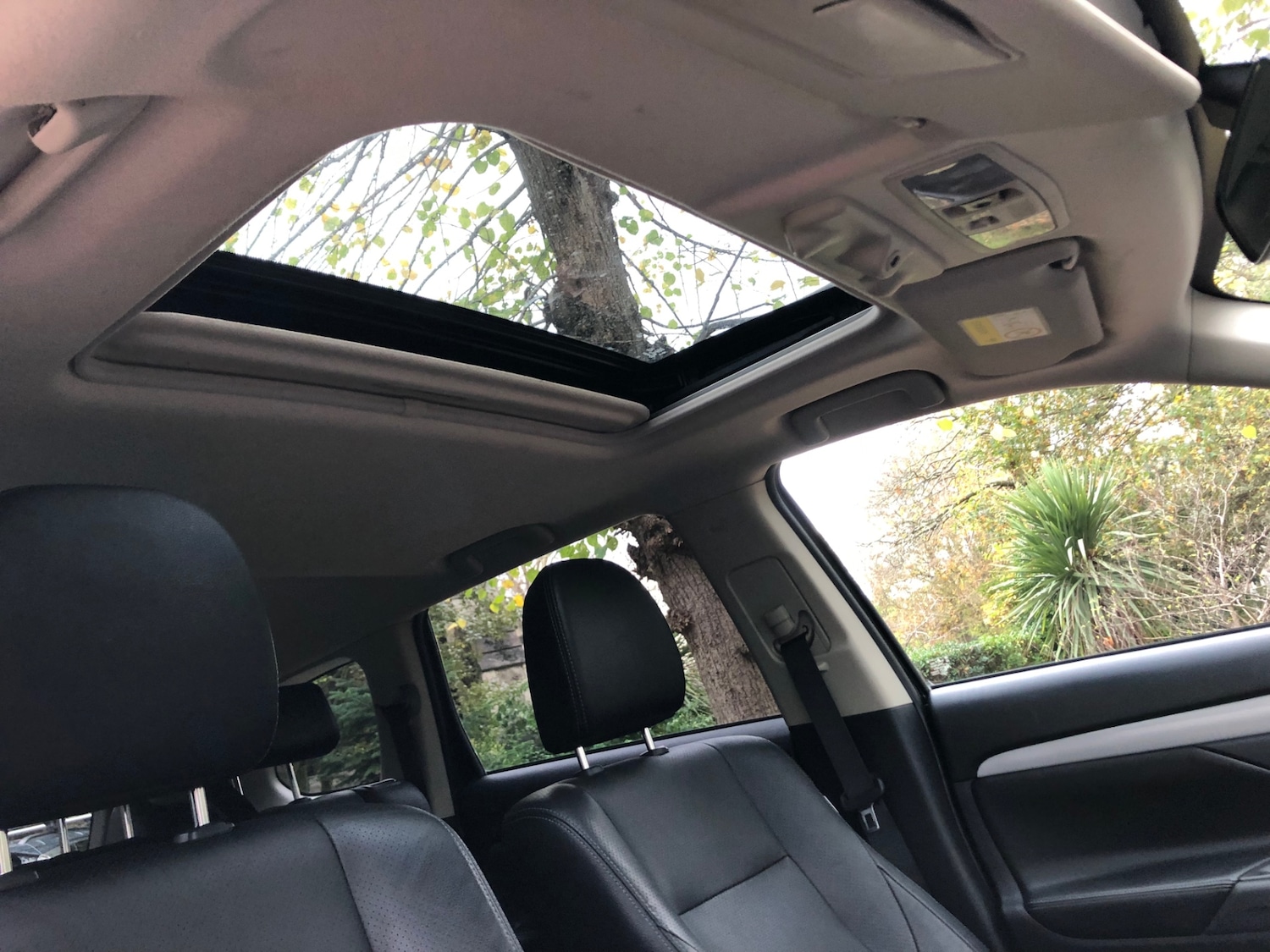 Used Mitsubishi Outlander 2015 for sale - 76618302: Photo 16