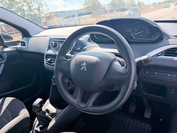 Used Peugeot 208 2016 for sale - 79591002: Photo