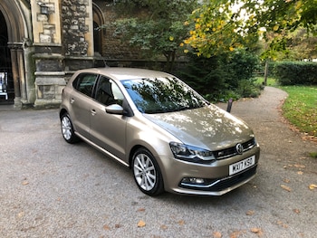 2017 (17) - R Line 4-Door