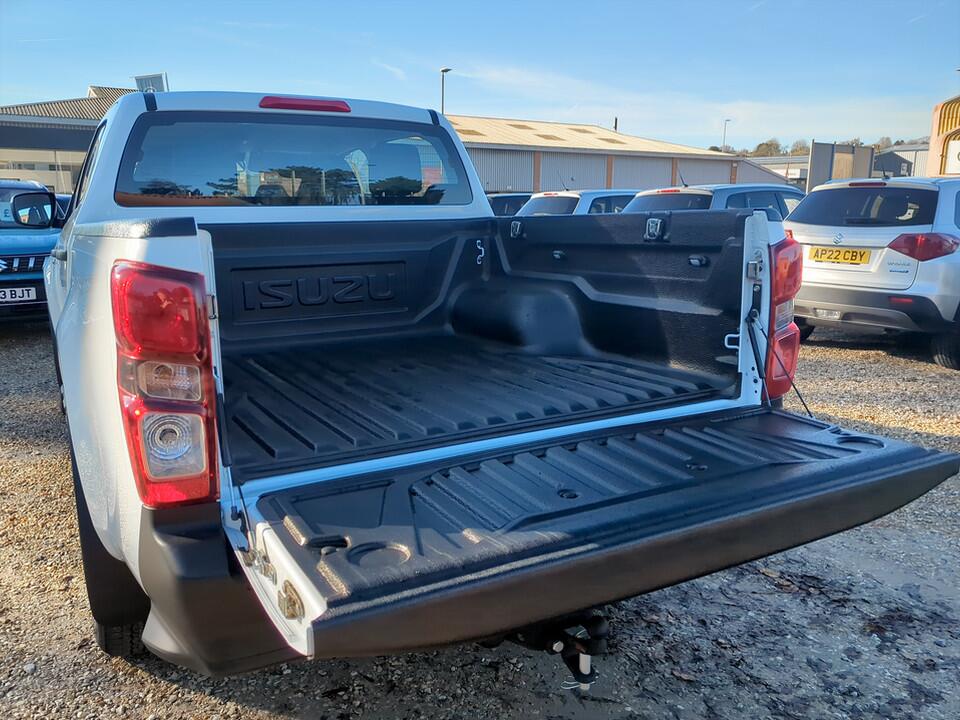 Used Isuzu D-Max 2024 for sale - 76666601: Photo 11