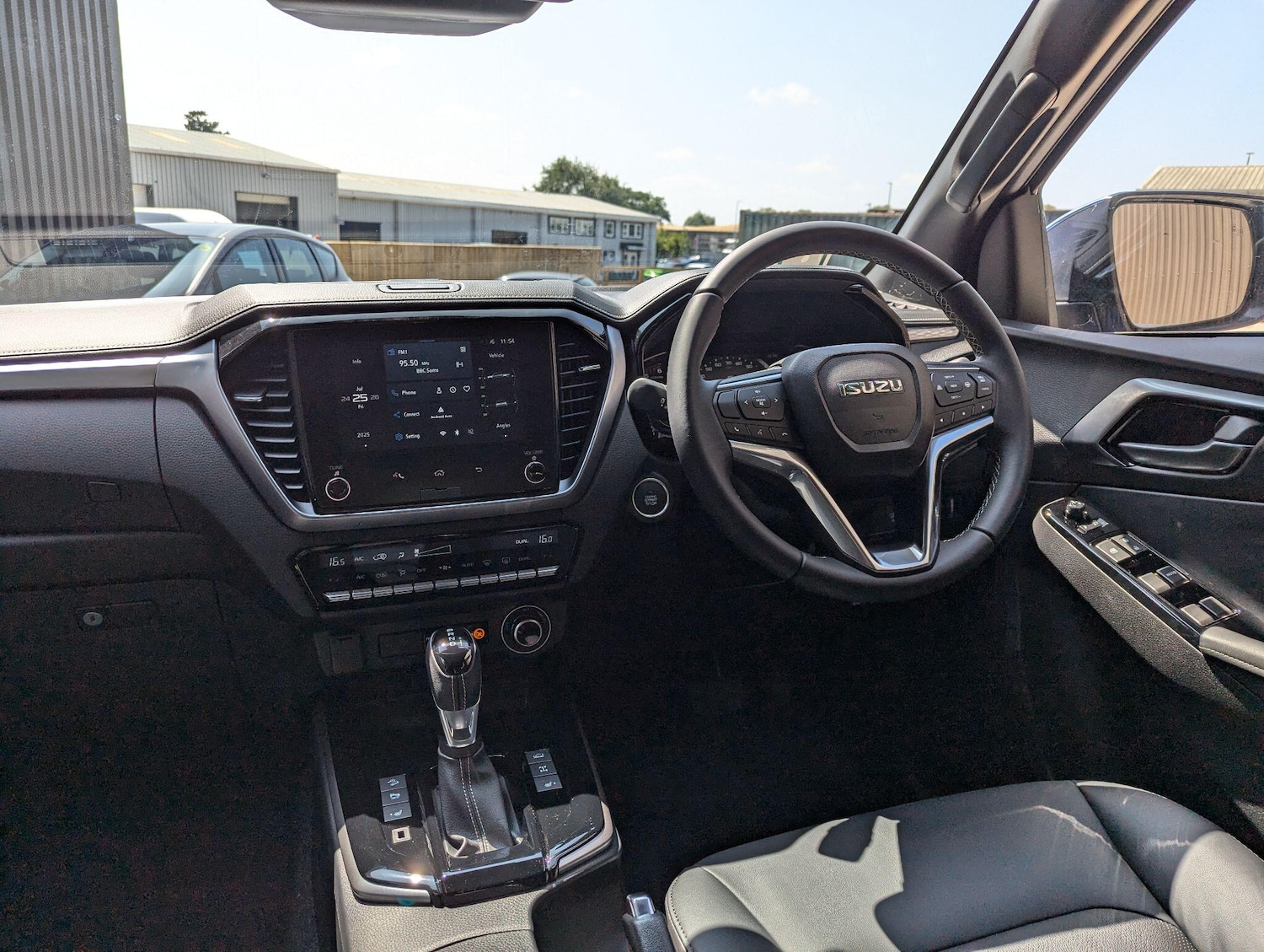 Used Isuzu D-Max 2025 for sale - 77156790: Photo 8