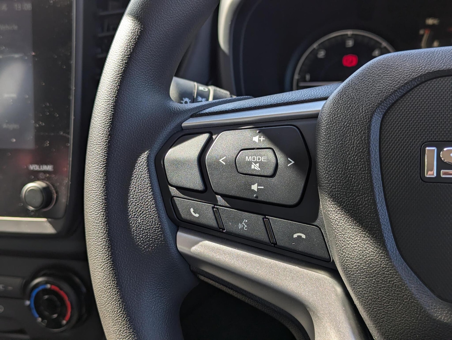 Used Isuzu D-Max 2025 for sale - 75884761: Photo 13