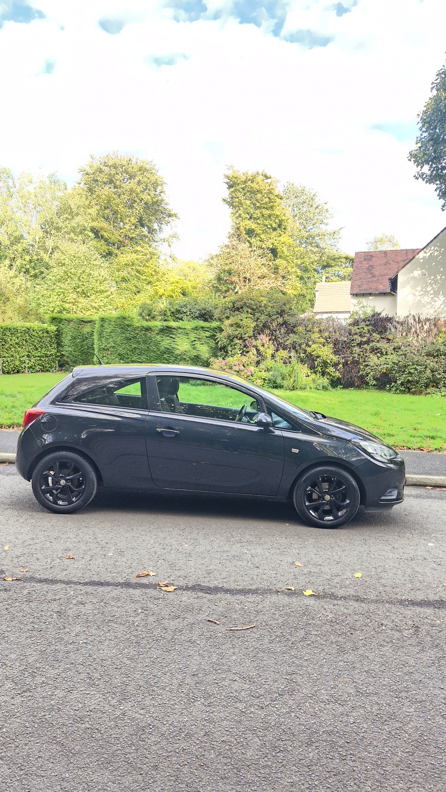 Used Vauxhall Corsa 2015 for sale - 76130913: Photo 2