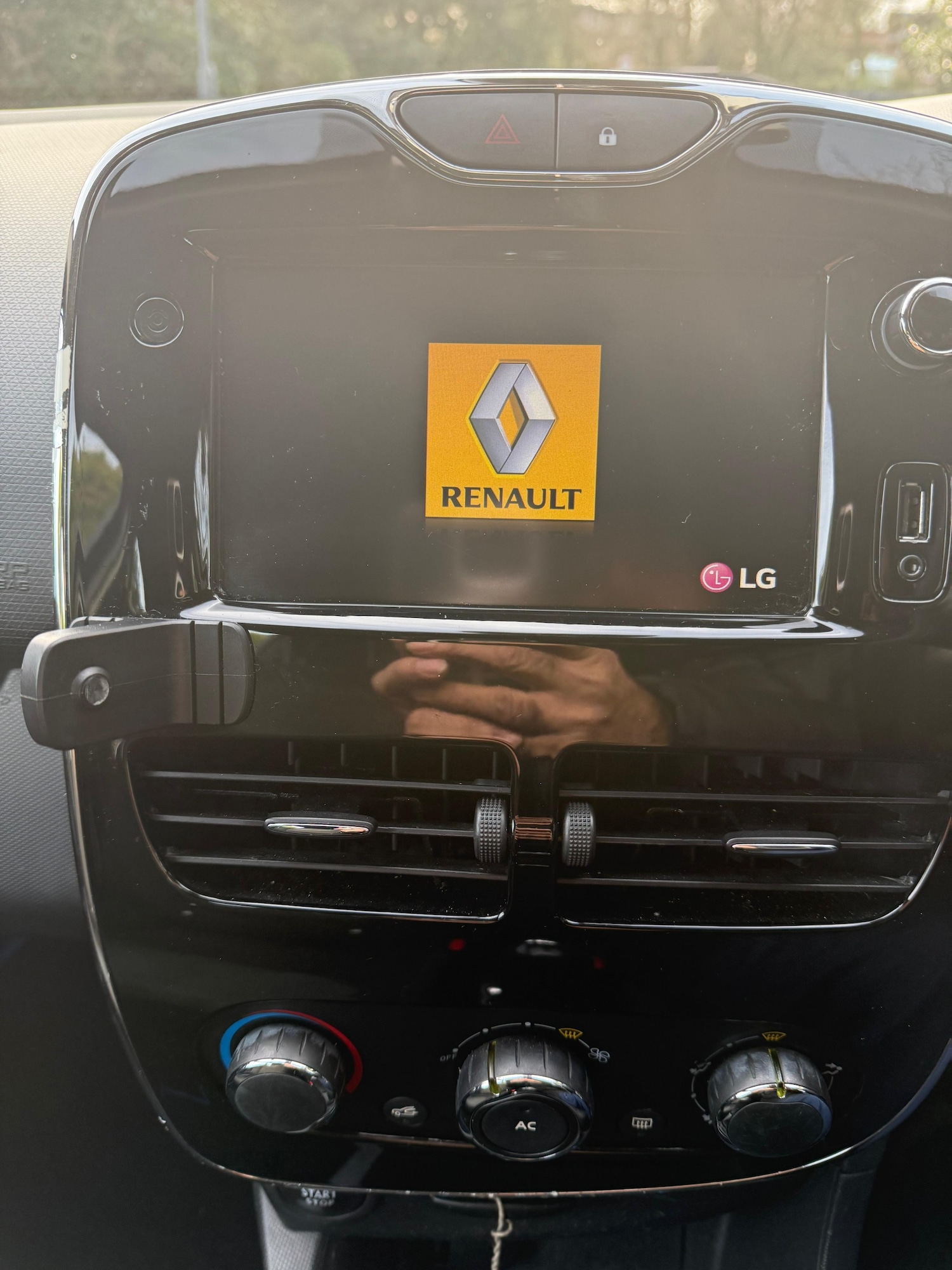 Used Renault Clio 2014 for sale - 77639396: Photo 11