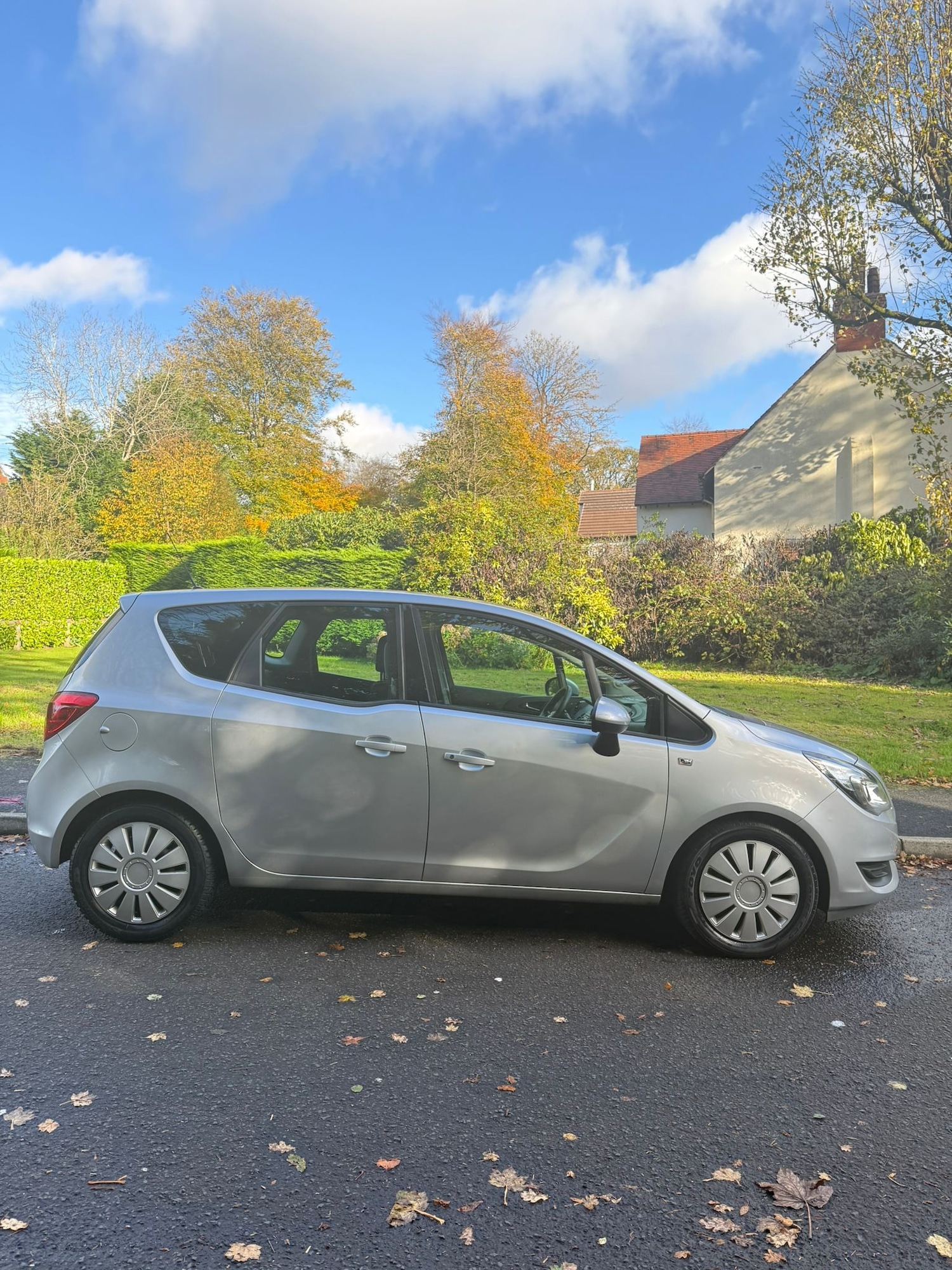 Used Vauxhall Meriva 2015 for sale - 76403376: Photo 2