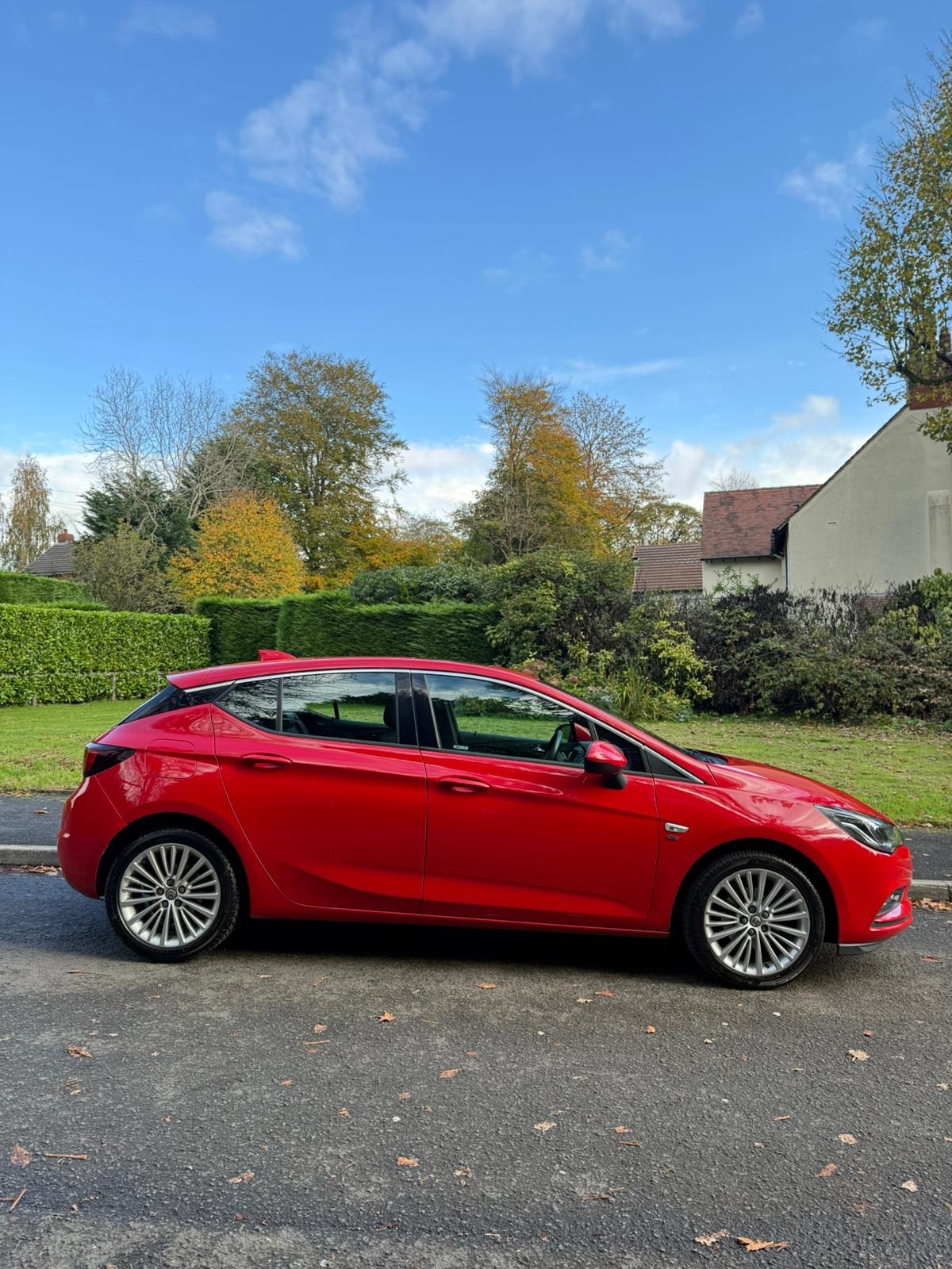 Used Vauxhall Astra 2017 for sale - 76366651: Photo 2