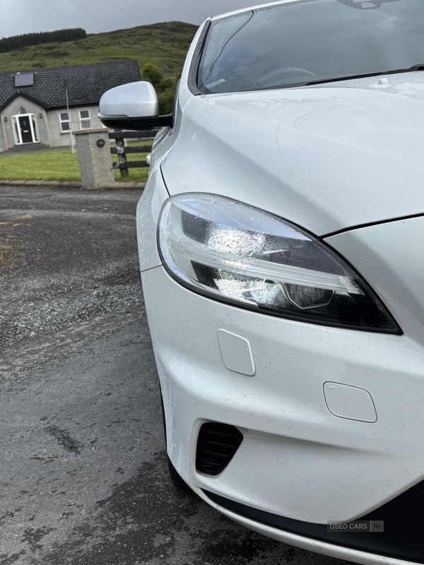 Used Volvo V40 2017 for sale - 76690504: Photo 7