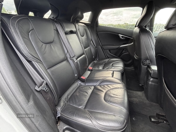 Used Volvo V40 2017 for sale - 76574144: Photo 10