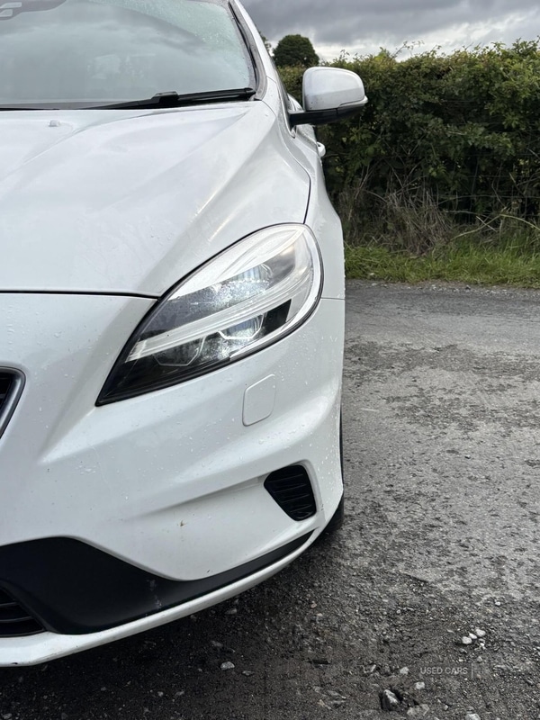 Used Volvo V40 2017 for sale - 76574144: Photo 8