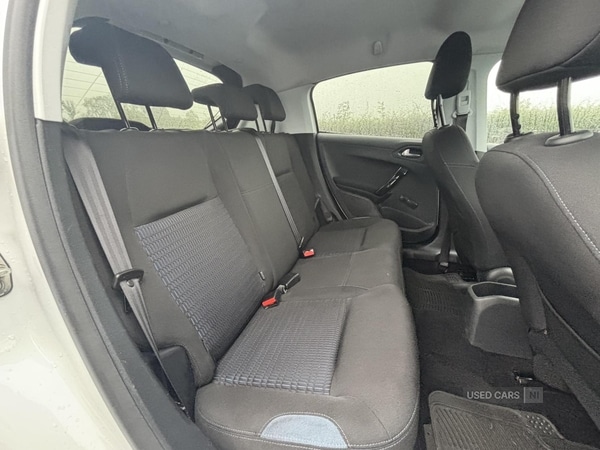 Used Peugeot 208 2014 for sale - 76458355: Photo 11