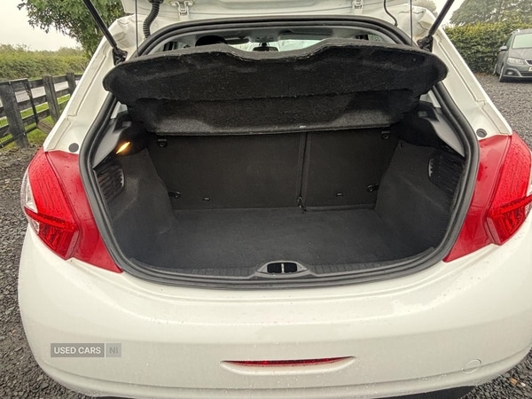 Used Peugeot 208 2014 for sale - 76458355: Photo 12