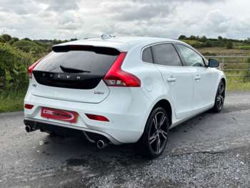 Used Volvo V40 2017 for sale - 75247905: Photo