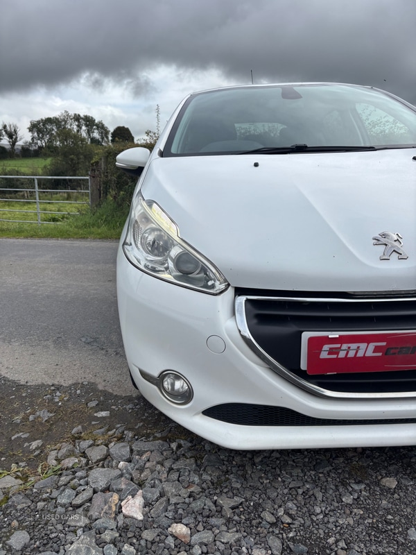 Used Peugeot 208 2014 for sale - 76419205: Photo 6