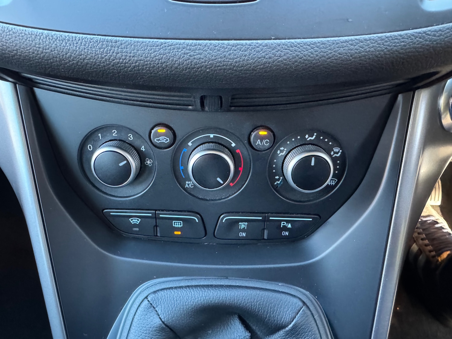 Used Ford Kuga 2013 for sale - 76458701: Photo 15