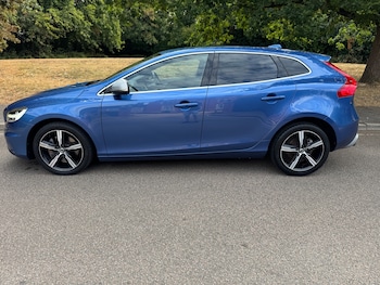 Used Volvo V40 2017 for sale - 79582314: Photo