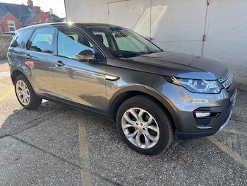 Land Rover Discovery Sport feature image