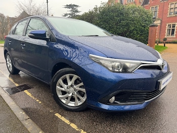 Used Toyota Auris 2015 for sale - 77648255: Photo