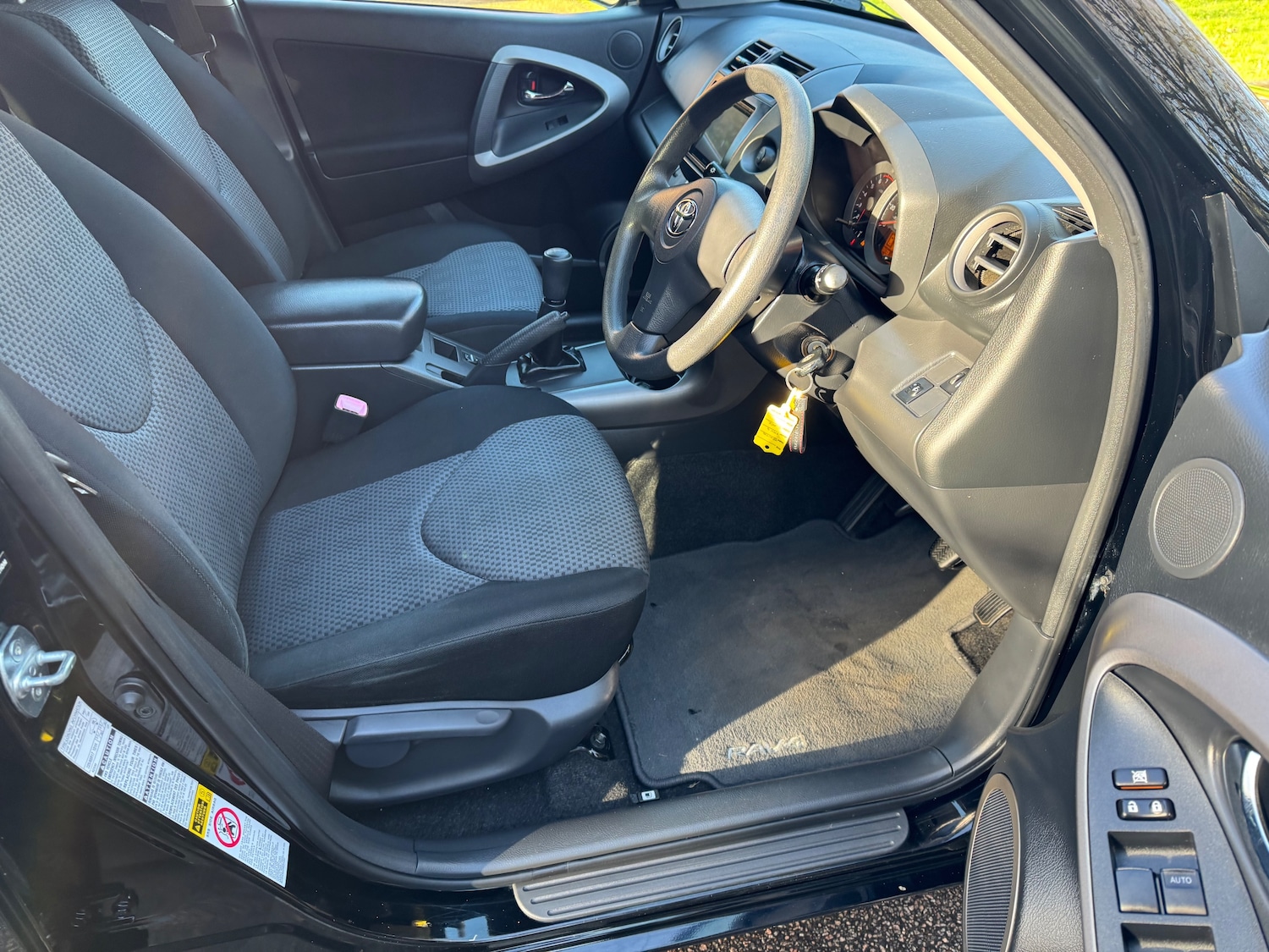 Used Toyota RAV4 2010 for sale - 77100941: Photo 11