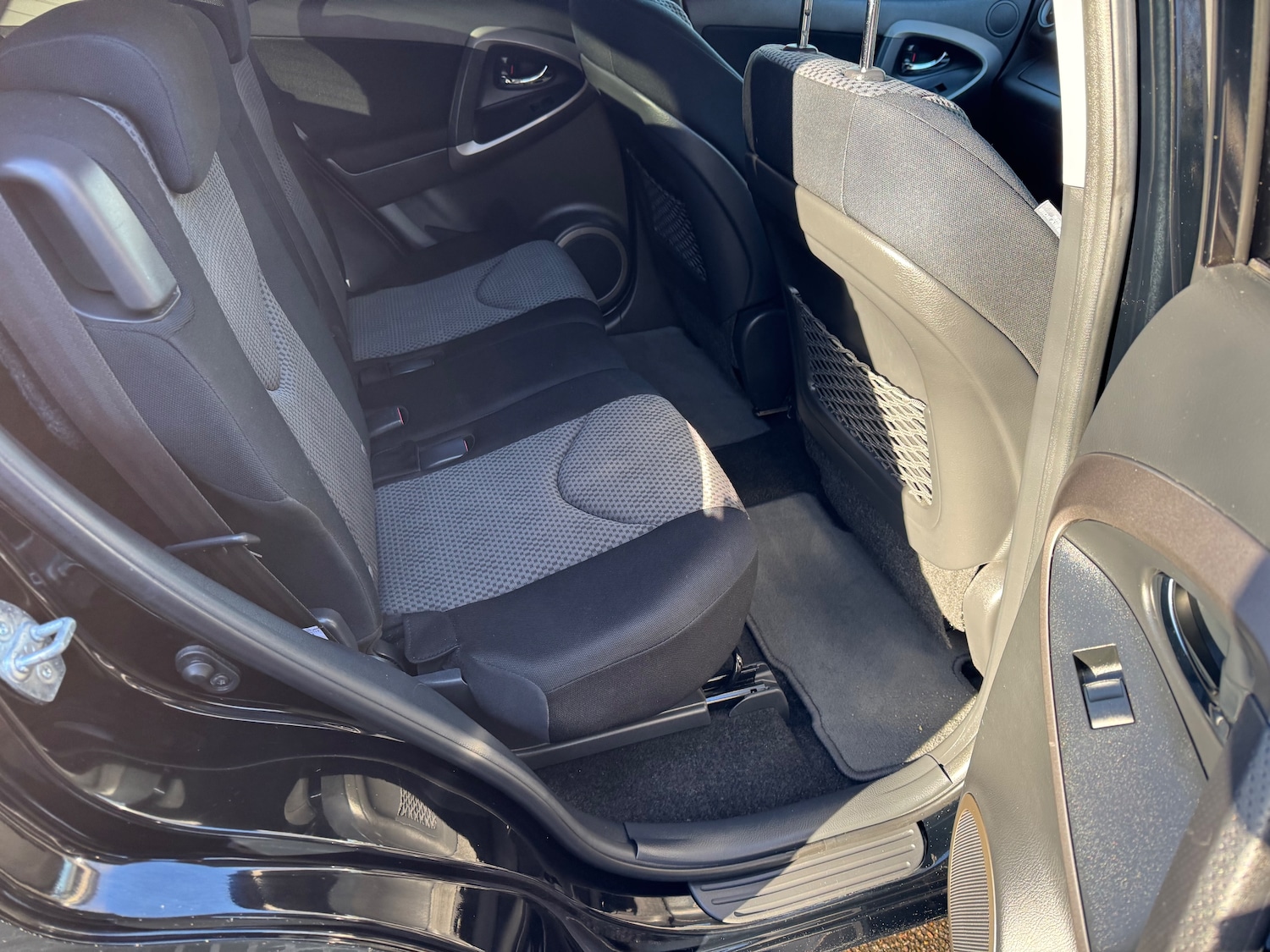 Used Toyota RAV4 2010 for sale - 77100941: Photo 26