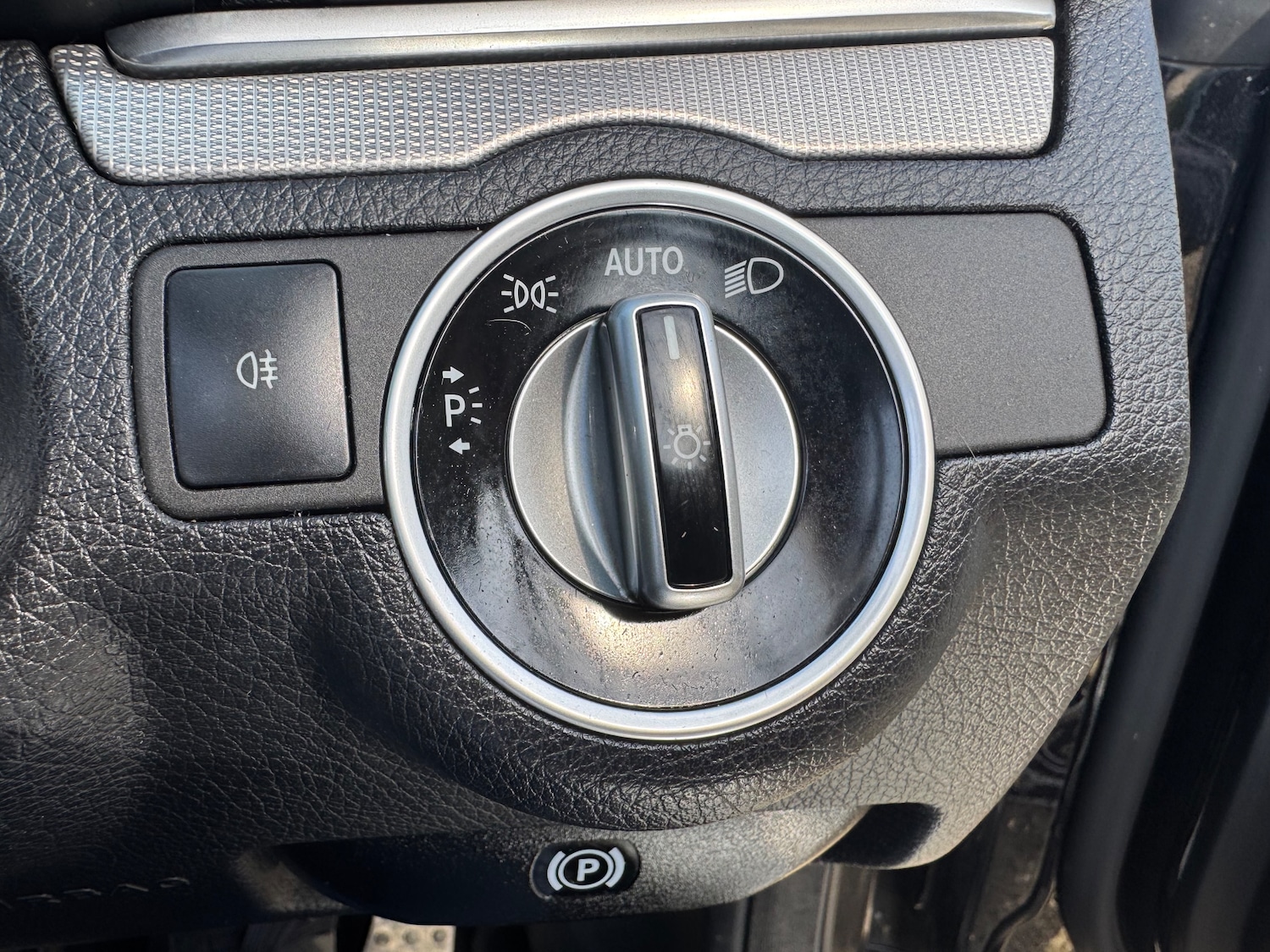 Used Mercedes-Benz E Class 2015 for sale - 77976111: Photo 20