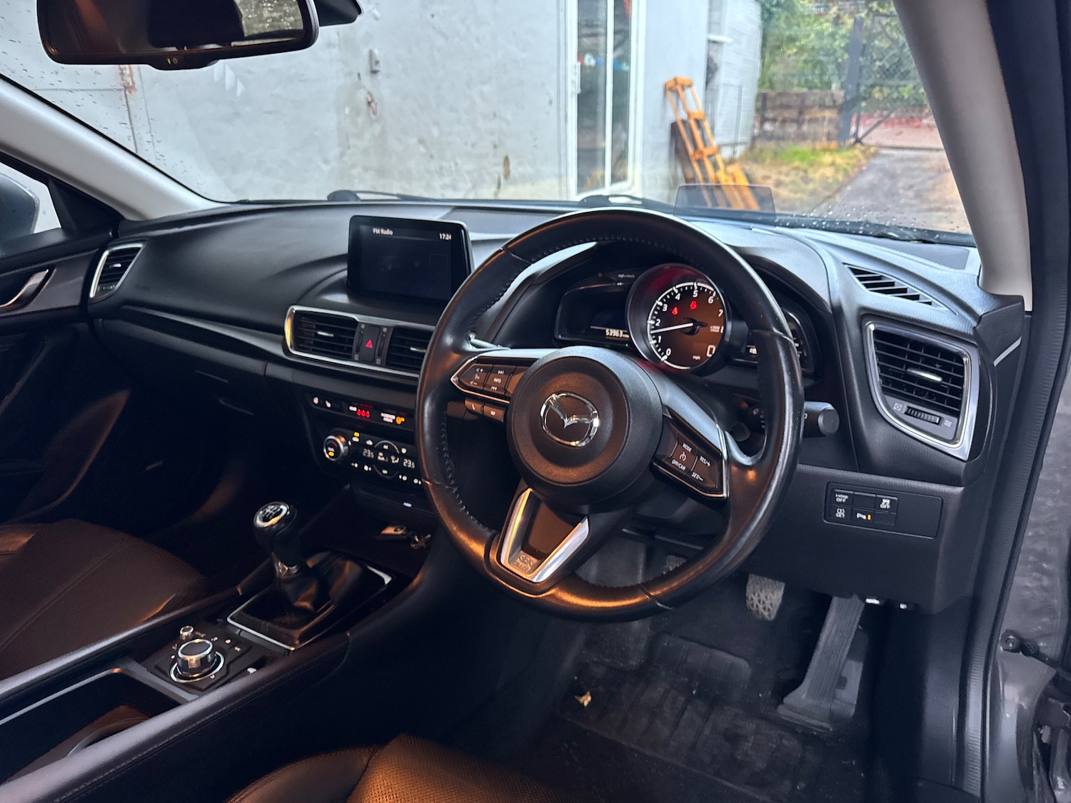 Used Mazda Mazda3 2018 for sale - 76305337: Photo 2