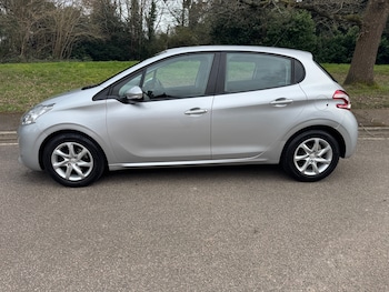 Used Peugeot 208 2013 for sale - 77798068: Photo