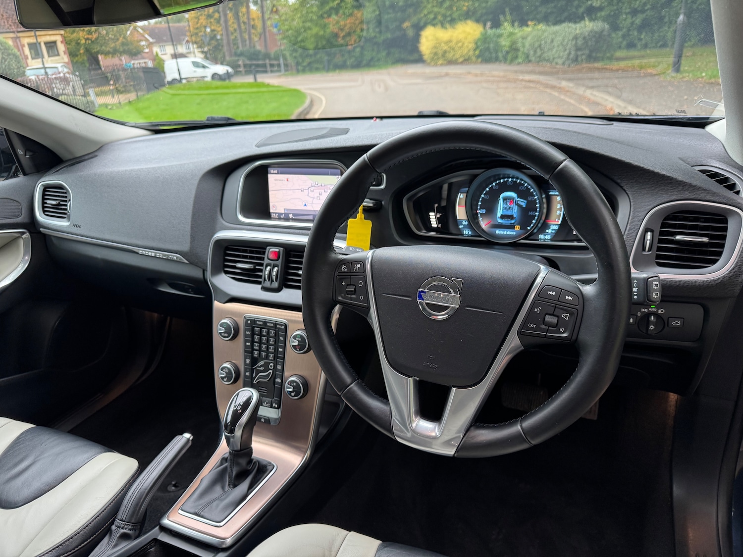 Used Volvo V40 Cross Country 2013 for sale - 76236930: Photo 12