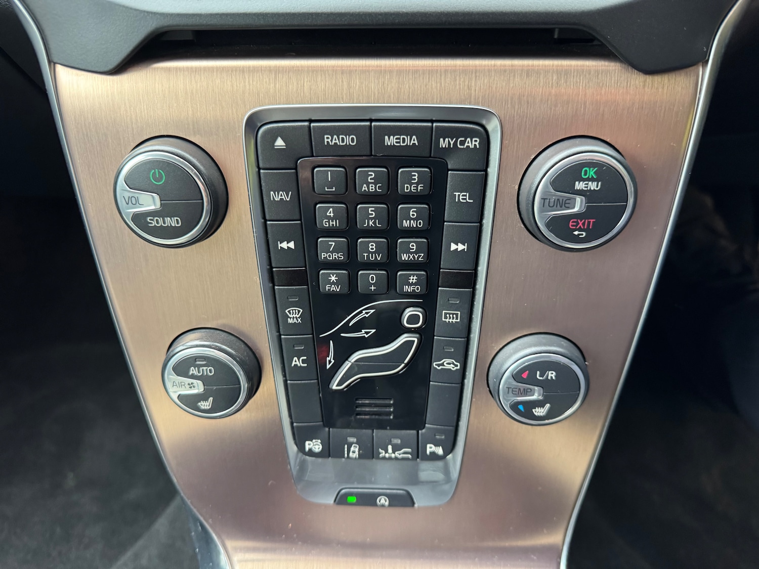 Used Volvo V40 Cross Country 2013 for sale - 76236930: Photo 14