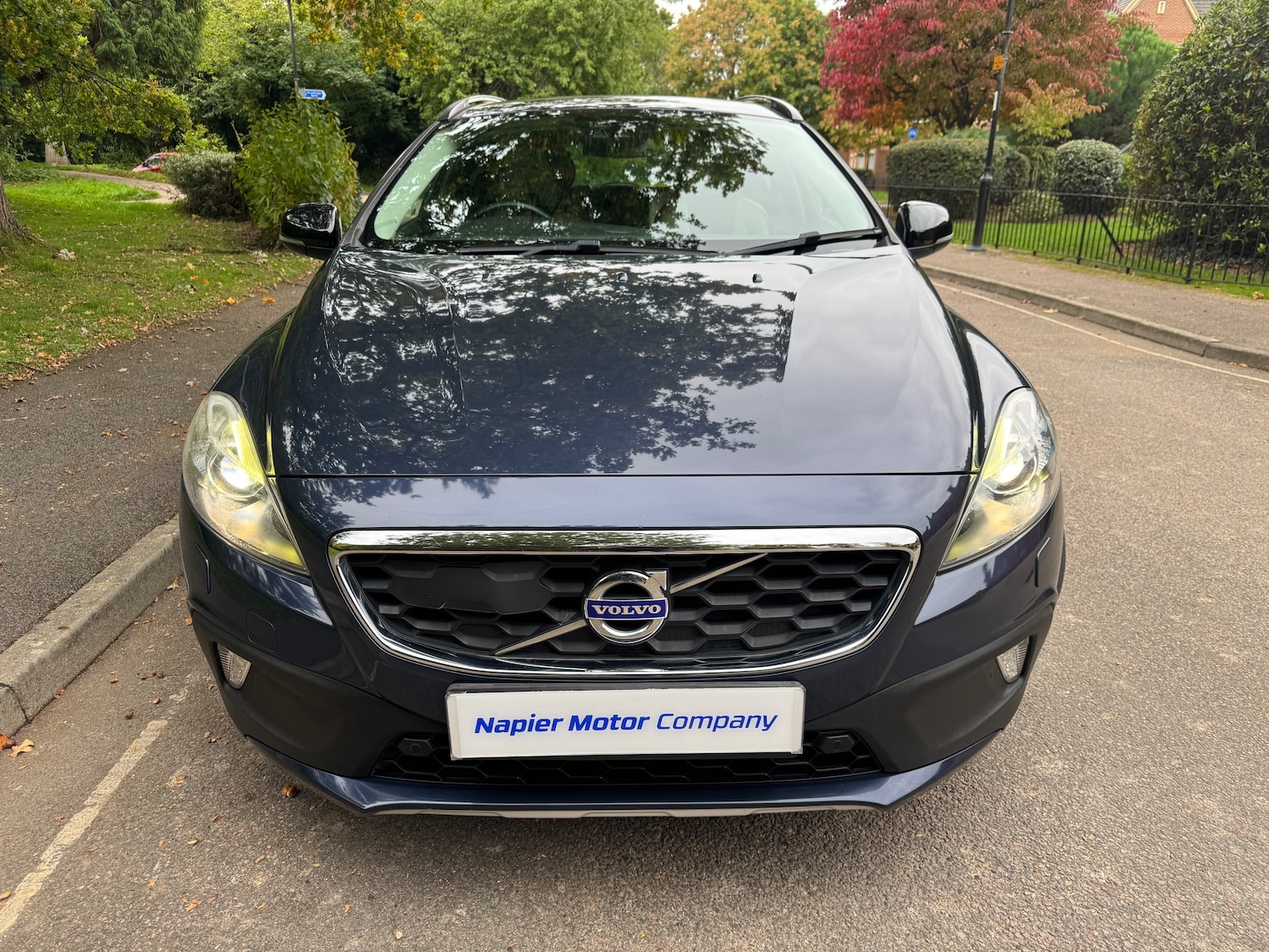 Used Volvo V40 Cross Country 2013 for sale - 76236930: Photo 2
