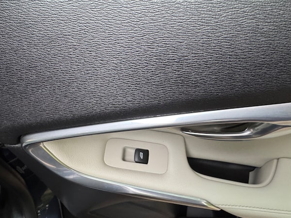Used Volvo V40 Cross Country 2013 for sale - 76236930: Photo 26