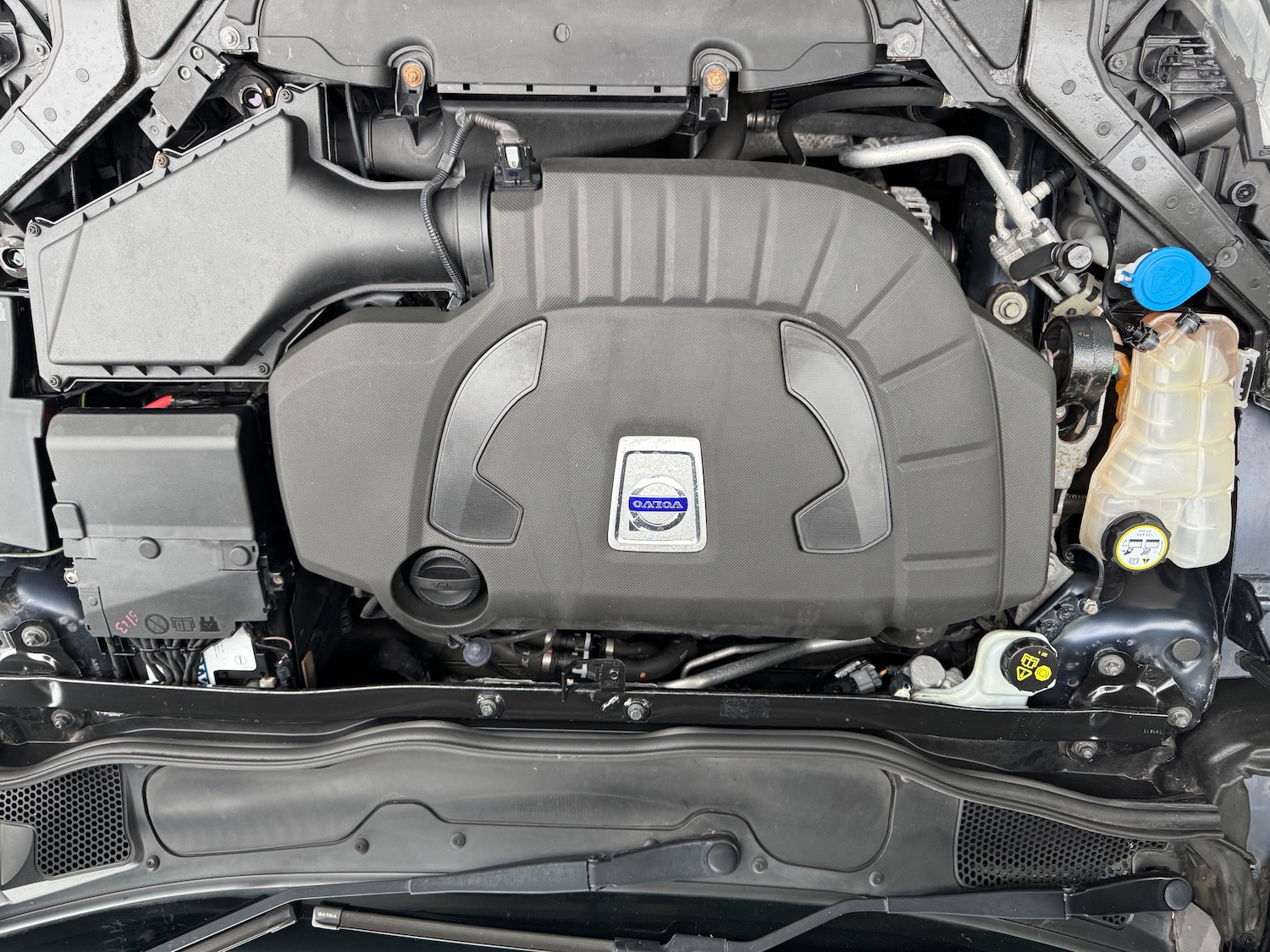 Used Volvo V40 Cross Country 2013 for sale - 76236930: Photo 35