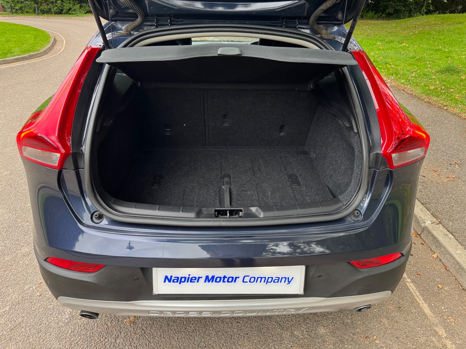 Used Volvo V40 Cross Country 2013 for sale - 76236930: Photo 7