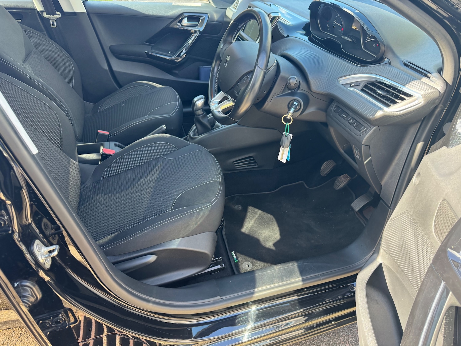 Used Peugeot 208 2017 for sale - 78111657: Photo 11