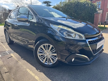 Used Peugeot 208 2017 for sale - 78111657: Photo
