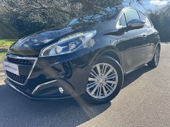 Used Peugeot 208 2017 for sale - 78111657: Photo