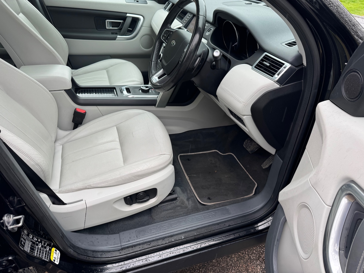 Used Land Rover Discovery Sport 2017 for sale - 77636618: Photo 11