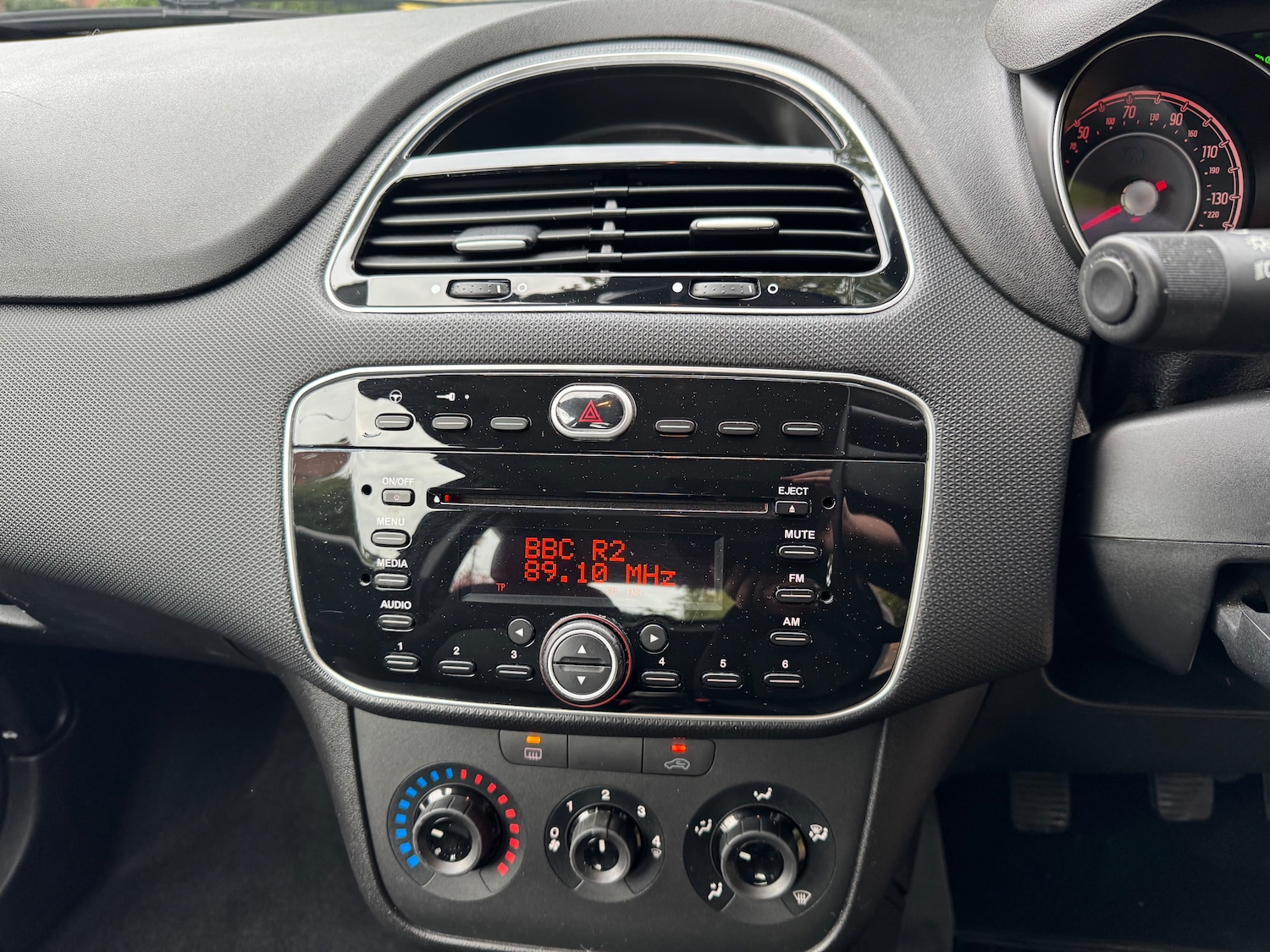 Used Fiat Punto 2014 for sale - 76287959: Photo 12